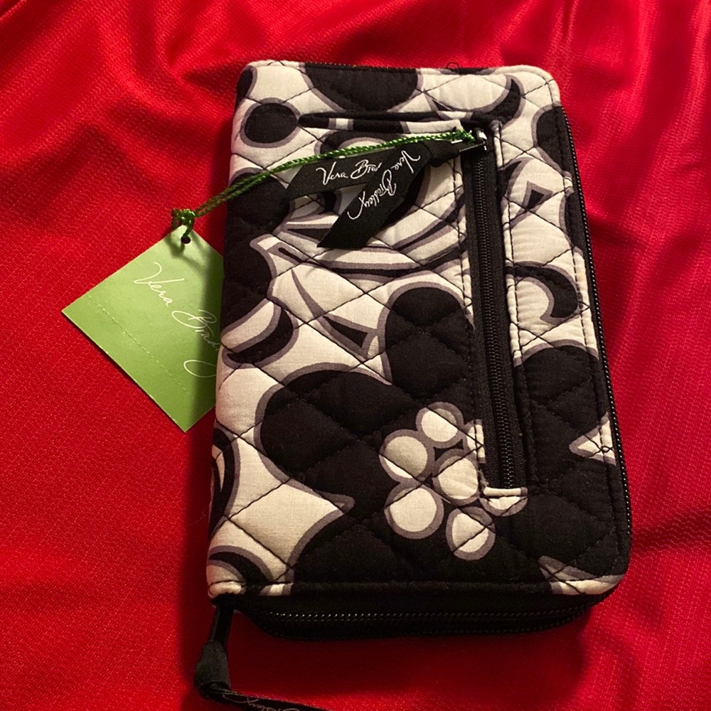 Mother’s Day Gift Idea
Vera Bradley zip around wallet 
wristlet band
ID slot + 💵